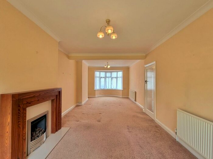 3 Bedroom Semi-Detached House To Rent In Aberdale Road, Knighton, Leicester, LE2