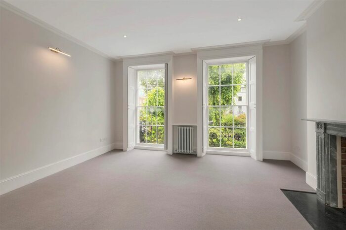 4 Bedroom Property To Rent In Pembroke Square, London, W8