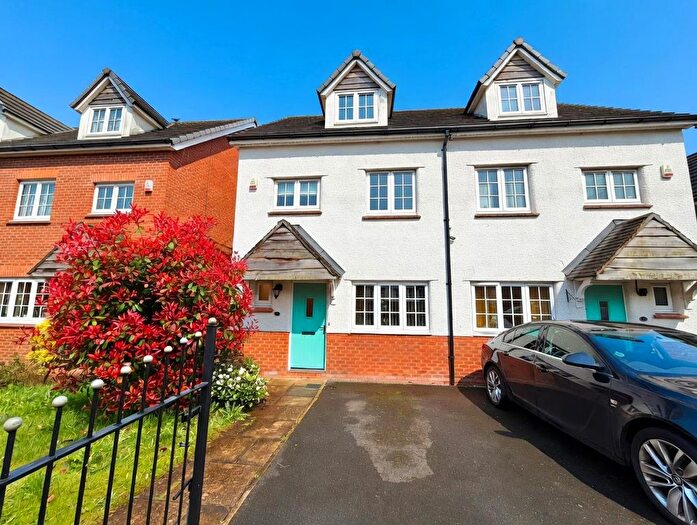 4 Bedroom Semi Detached House For Sale In Edgewood Road, Manchester, M9