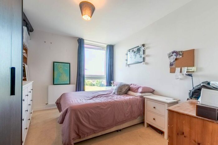 2 Bedroom Flat To Rent In Mapleton Road, Wandsworth, London, SW18