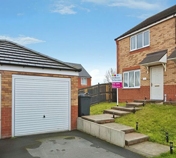 2 Bedroom Semi Detached House For Sale In Ellwood Close, Barnsley, S71