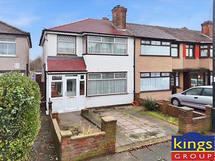 3 Bedroom End Terrace House For Sale In Charlton Road, Edmonton, N9