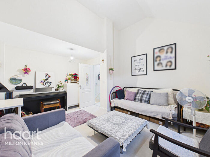 4 Bedroom Town House For Sale In Heren Lane, Whitehouse, MK8