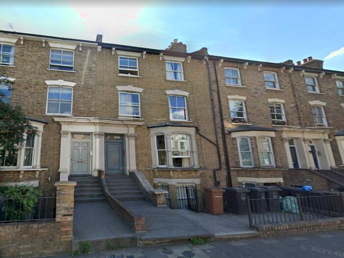 2 Bedroom Flat To Rent In Graham Road, London, E8