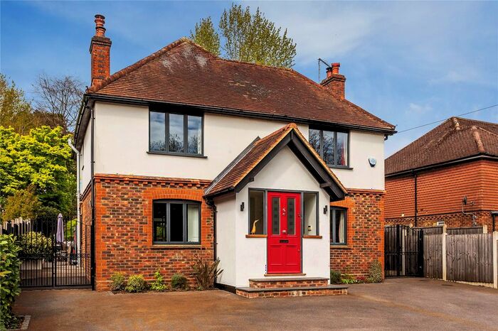 4 Bedroom Detached House For Sale In Dorking Road, Gomshall, Guildford, Surrey, GU5