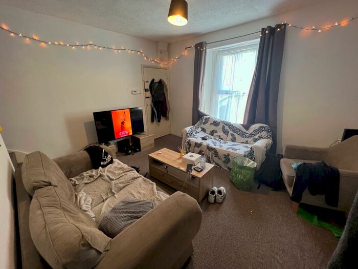 2 Bedroom Terraced House To Rent In Chedworth Street, Plymouth, Devon, PL4