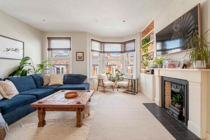 2 Bedroom Flat To Rent In Mirabel Road, Fulham, London, SW6