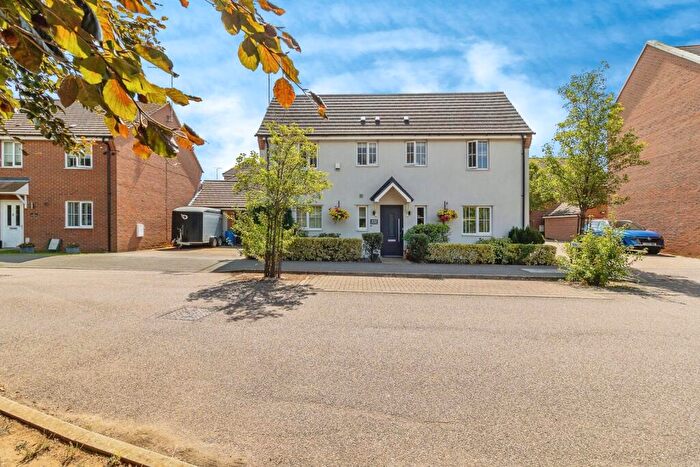 4 Bedroom Detached House For Sale In Greensand View, Milton Keynes, Buckinghamshire, MK17