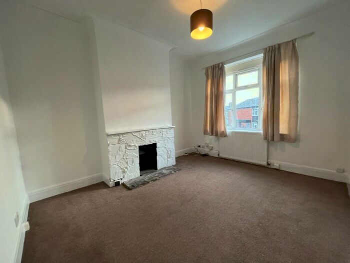 1 Bedroom Flat To Rent In St. Benets Road, Southend-On-Sea, Essex, SS2
