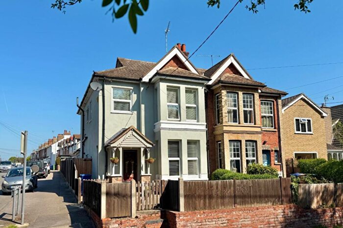 4 Bedroom Semi-Detached House For Sale In Fobbing Road, Corringham, SS17