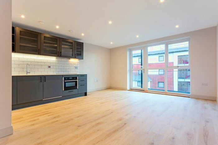 Studio To Rent In Worthing Road, Horsham RH12