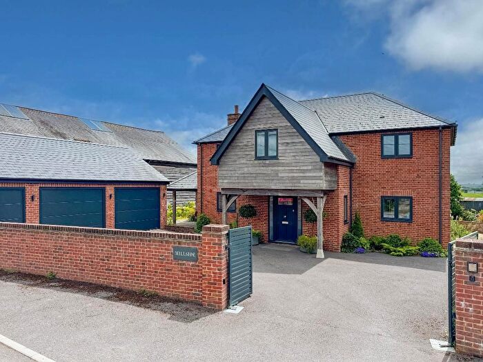 4 Bedroom Detached House For Sale In Honeystreet, Pewsey, Wiltshire, SN9