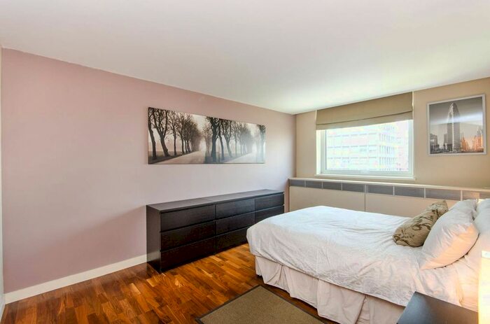 1 Bedroom Flat To Rent In Palace Street, St James's Park, SW1E