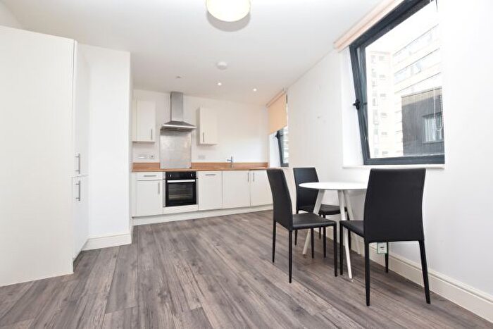 2 Bedroom Flat To Rent In Queen Street, Sheffield, S1