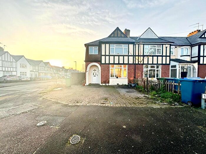 3 Bedroom End Of Terrace House To Rent In Talbot Road, Harrow Weald, HA3
