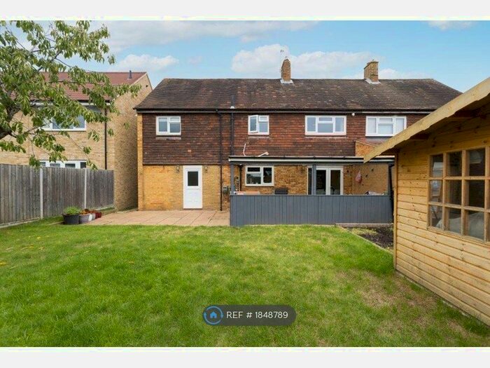 5 Bedroom Semi-Detached House To Rent In Hazel Avenue, Guildford, GU1