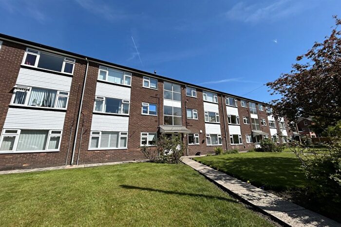 1 Bedroom Flat To Rent In Rookfield Avenue, Sale, M33