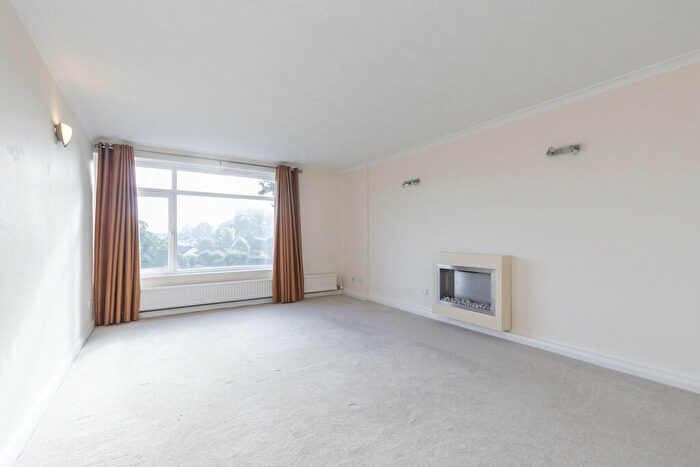 1 Bedroom Apartment To Rent In Withyholt Court, Cheltenham, GL53