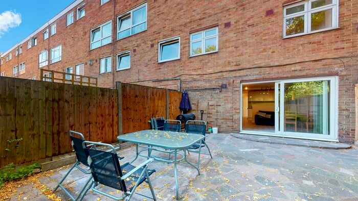 4 Bedroom Flat To Rent In Portia Way, Mile End, E3