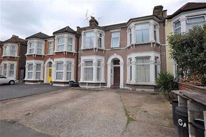 1 Bedroom Flat To Rent In Elgin Road, Seven Kings, IG3