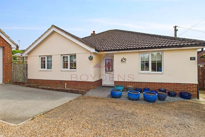3 Bedroom Bungalow To Rent In Park Road, CO10