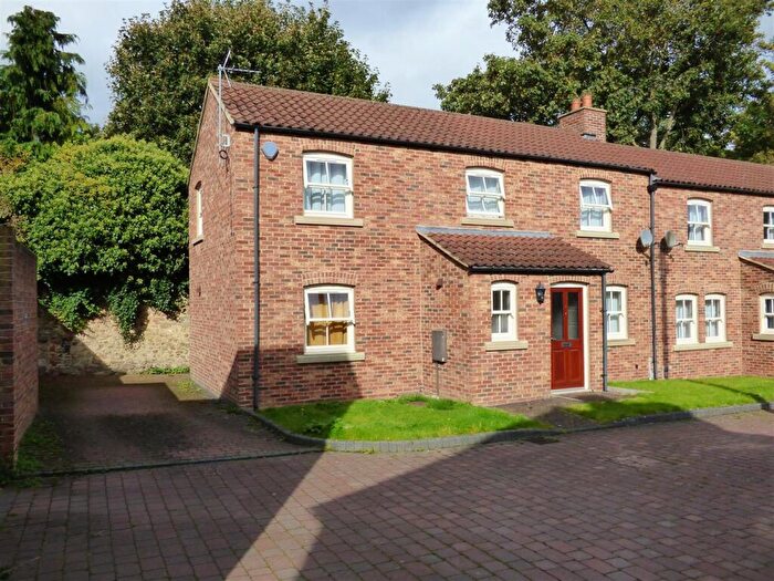 3 Bedroom Semi-Detached House To Rent In Oak House Yard, Bedale, DL8