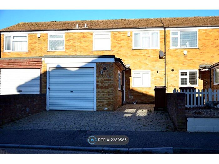 3 Bedroom Terraced House To Rent In Tadburn Green, Chatham, ME5