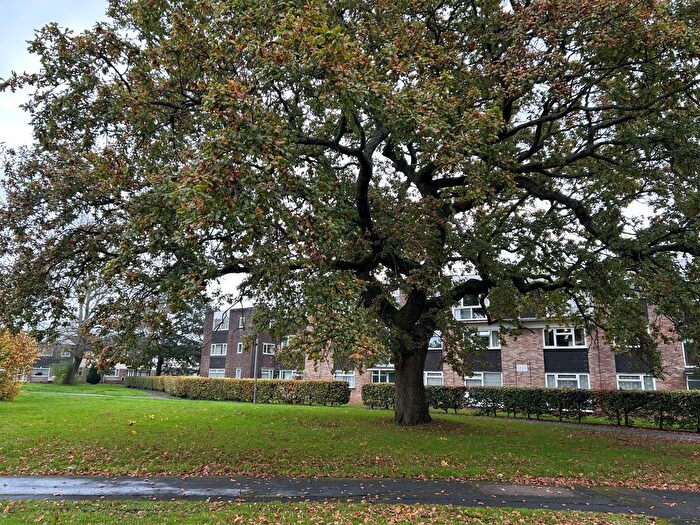 2 Bedroom Flat To Rent In Chargrove, Bristol, BS37