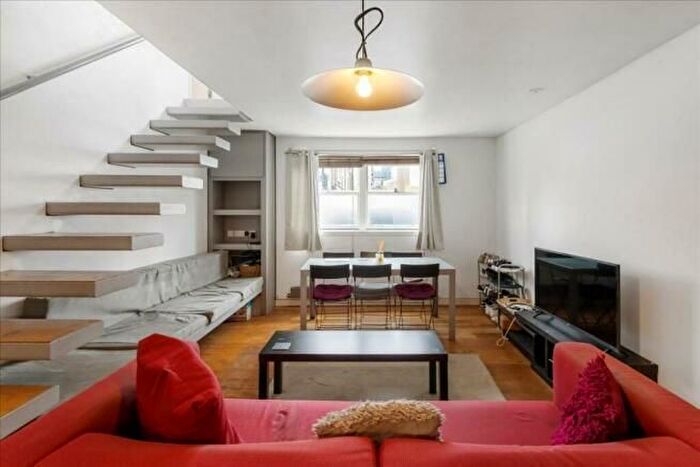 2 Bedroom Flat To Rent In Edgarley Terracec, Alphabet Streets, SW6