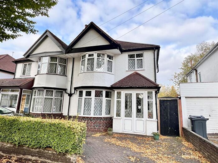 3 Bedroom Semi-Detached House For Sale In Blackburne Road, Hall Green, Birmingham, B28