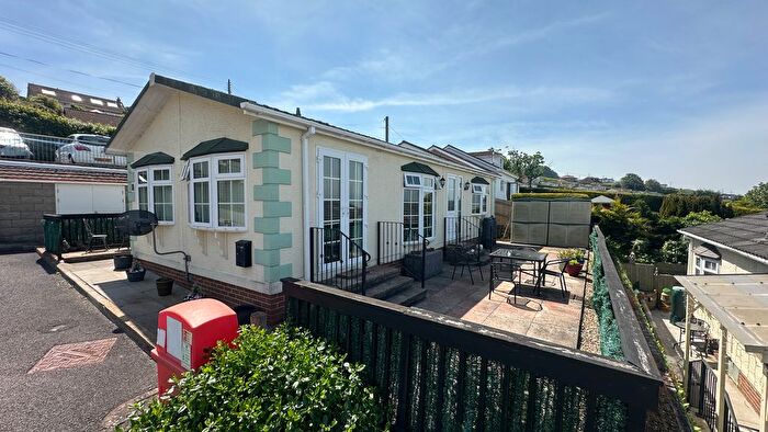 2 Bedroom Mobile/park Home For Sale In Walton Bay, Clevedon, BS21