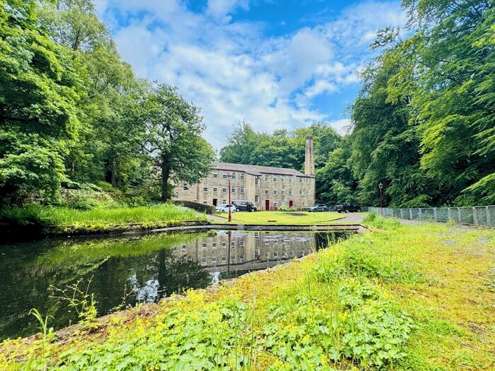 4 Bedroom Apartment To Rent In Hallas Bridge, Cullingworth, Bradford, BD13