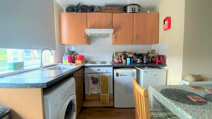 Studio To Rent In Whittington Road, Bounds Green, London, N22