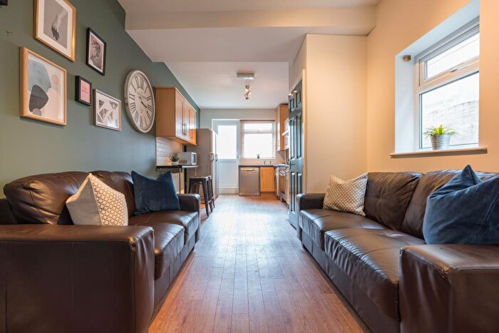 7 Bedroom Terraced House To Rent In Fawcett Road, Portsmouth, PO4