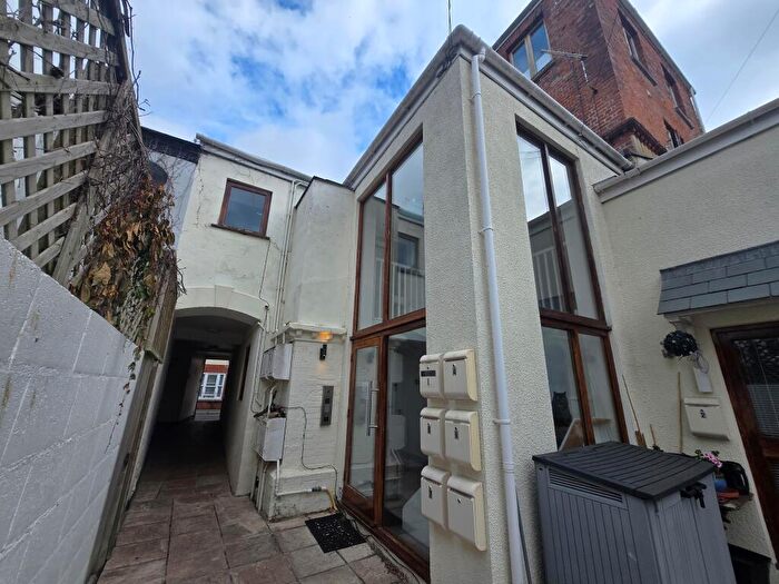 3 Bedroom Flat To Rent In Apartment In Dawlish, EX7