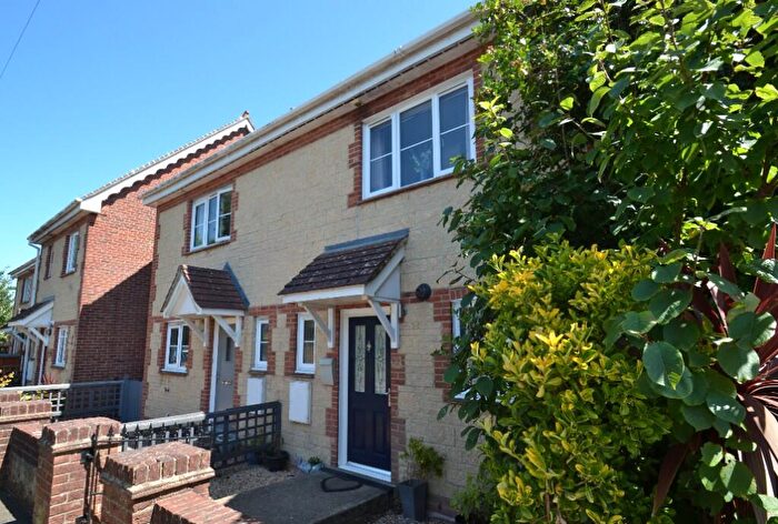 3 Bedroom Terraced House For Sale In Bartletts Close, PO36