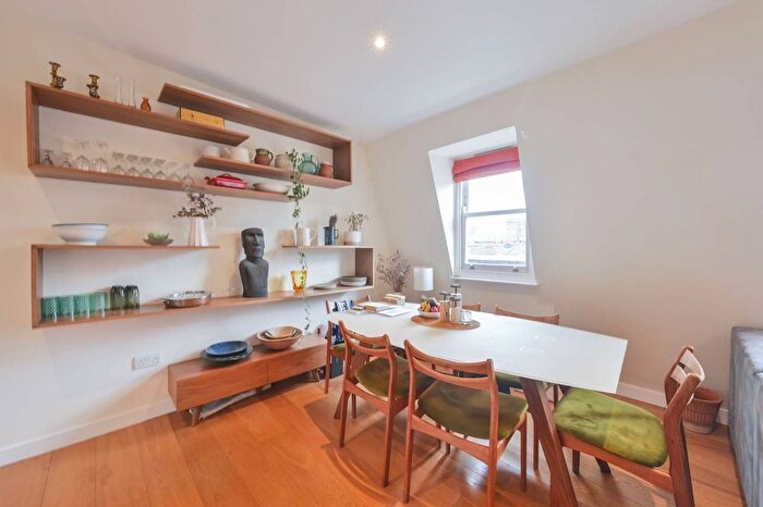2 Bedroom Flat For Sale In Fulham Road, Chelsea, London, SW10