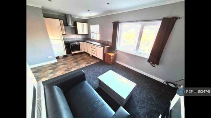 2 Bedroom Flat To Rent In Holmefield Road, Lytham St. Annes, FY8