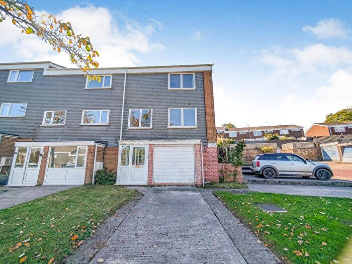 2 Bedroom Terraced House For Sale In Wallace Avenue, Torquay, TQ2
