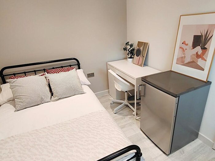 2 Bedroom Flat To Rent In Addison Gardens, KT5