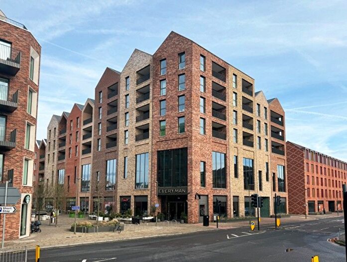 1 Bedroom Flat To Rent In Station Road North, Egham, TW20