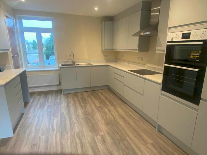 3 Bedroom Flat To Rent In Lampton Road, Hounslow, TW3