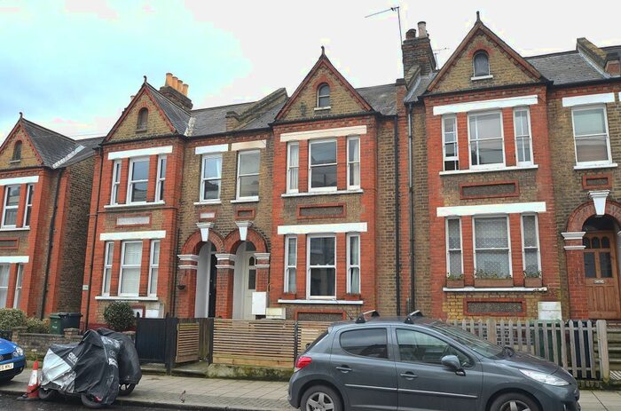 2 Bedroom Flat To Rent In Gipsy Road, West Norwood, SE27