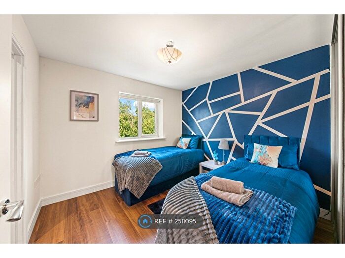 5 Bedroom Terraced House To Rent In Longships Way, Reading, RG2