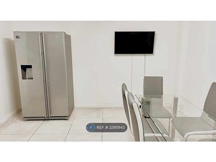 6 Bedroom Terraced House To Rent In Gadd Street, Nottingham, NG7