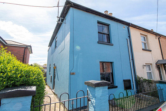 2 Bedroom End Of Terrace House For Sale In Osborne Road, Totton, SO40