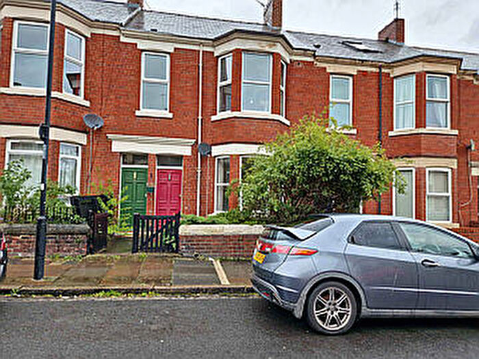 2 Bedroom Flat To Rent In Tosson Terrace, Heaton, Newcastle Upon Tyne, NE6