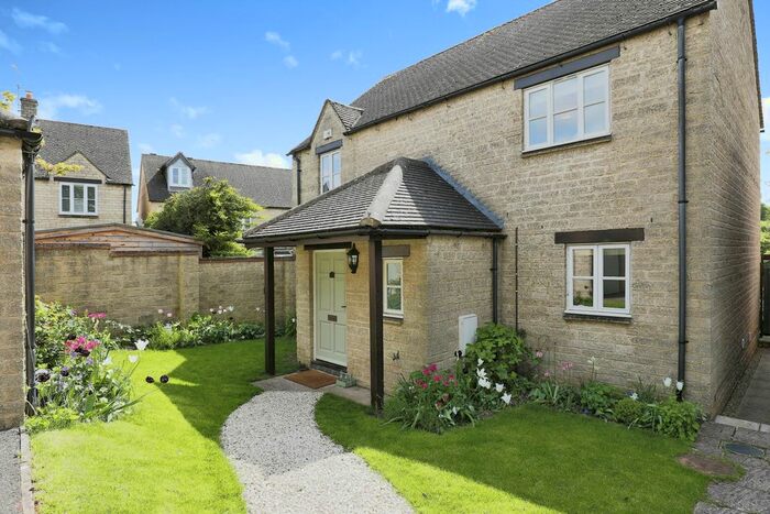 4 Bedroom Detached House For Sale In Fallows Road, Northleach, Cheltenham, Gloucestershire, GL54