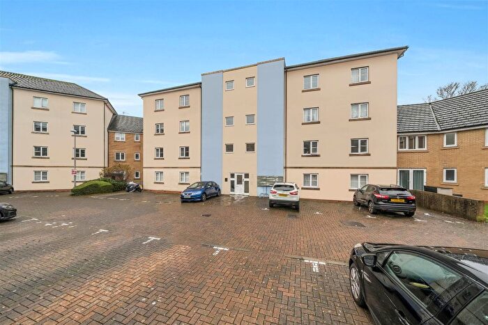 2 Bedroom Flat For Sale In Whistle Road, Mangotsfield, Bristol, BS16