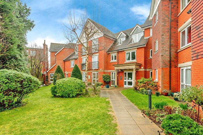 1 Bedroom Flat For Sale In Linkfield Lane, Redhill, RH1